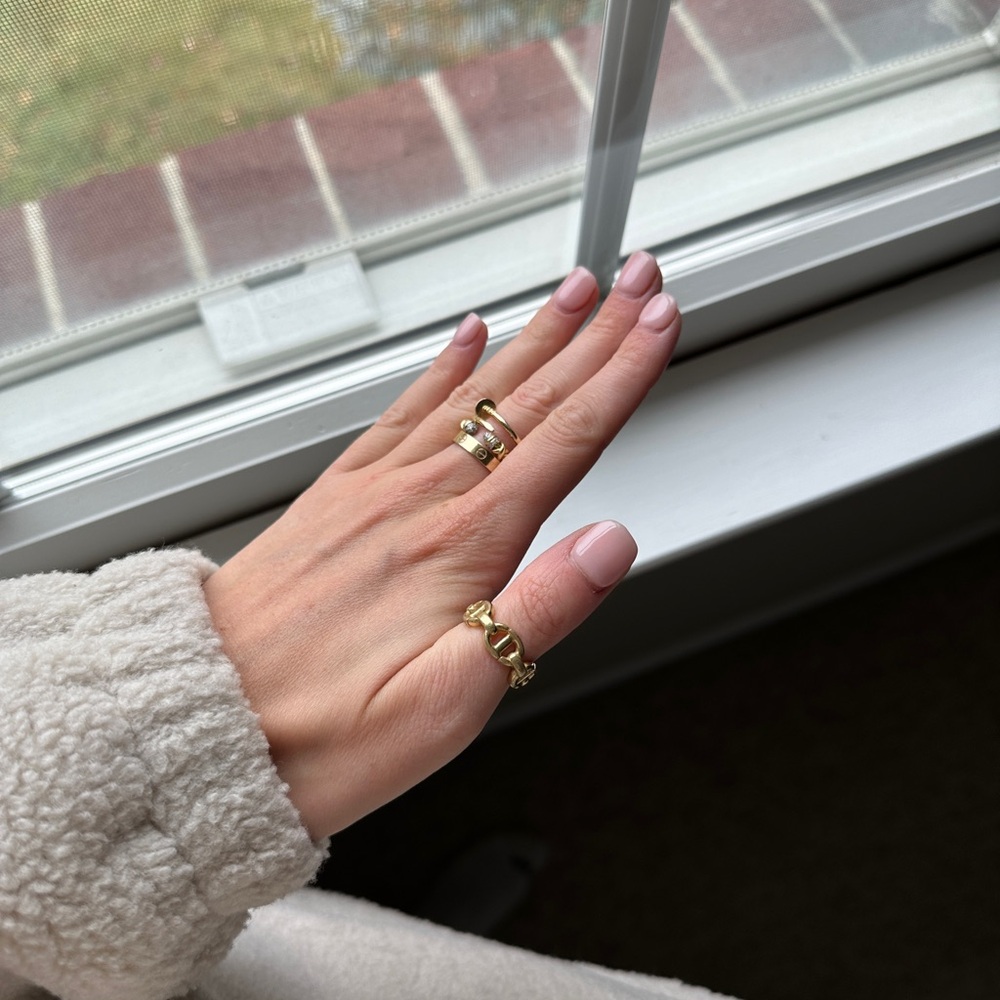 *Authentic Christian Dior Link Gold Ring

Size S (EU 50)